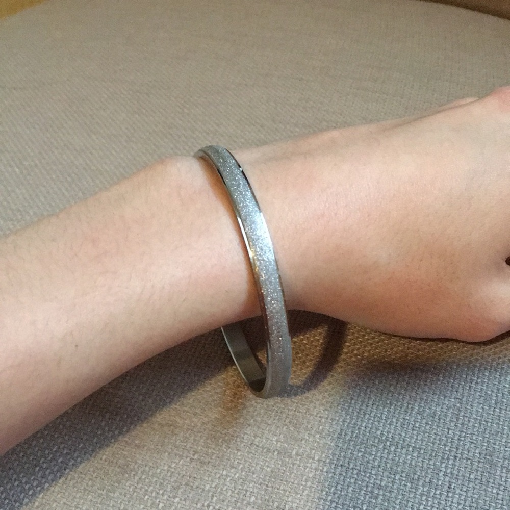 Silver Bangle bracelet - Picture 3 of 4